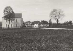 Breitenau mit Gasthof (links)