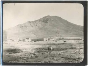 Salinas de Garcí Mendoza mit dem Cerro Caricha