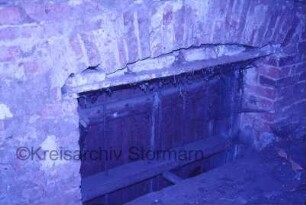 Blumendorf: Gut: westliches Torhaus: Innenansicht: Fenster in Nordwand