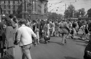 München: Fußgänger am Stachus