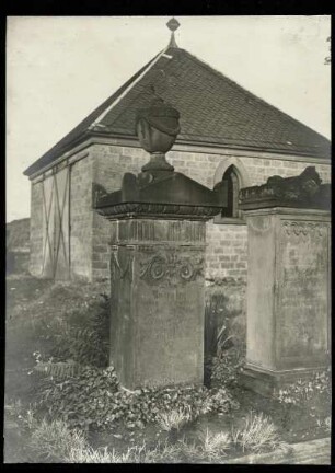 Friedhof. Grabstein Daniel Hach, *1831