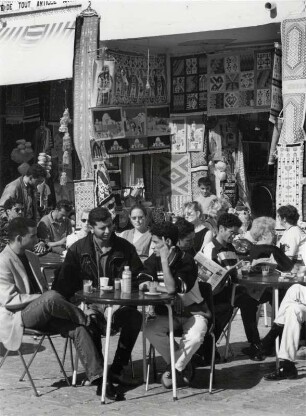 Caffee auf einem Platz im Souk