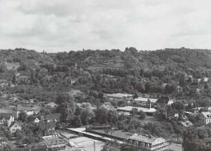 Radebeul. Blick von der Friedenskirche zu den Lößnitzhöhen