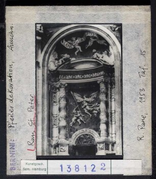 Rom, St. Peter: Pfeilerdekoration