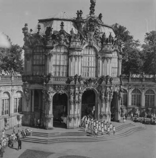 Dresden-Altstadt. Zwinger. Fest im Zwingerhof