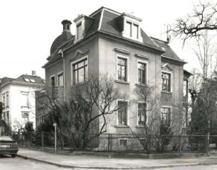 Radebeul, Goethestraße 7. Wohnhaus (um 1900). Eckansicht mit Fassade Freiligrathstraße