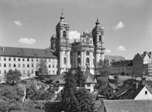 Abteikirche Sankt Martin von Tours und Sankt Oswald & Katholische Pfarrkirche Sankt Martin und Oswald & Wallfahrtskirche zum Heiligblut