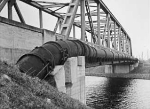 Straßenbrücke und Rohrbrücke Braunschweig/Mittellandkanal