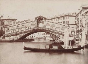 Rialtobrücke in Venedig
