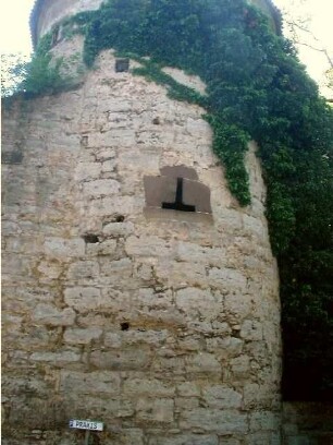 Gelbinger Vorstadt - Stadtbefestigung-Wehrturm (Winzerturm) von Westen mit Schießscharte