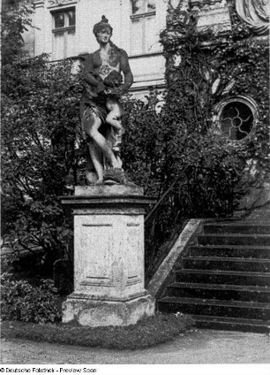 Venus, Amor die Flügel beschneidend