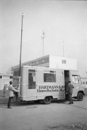 Vorstellung einer mobilen Immissions-Meßstation beim Kernforschungszentrum Leopoldshafen