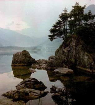 Spiegelung auf dem Hintersee bei Berchtesgaden