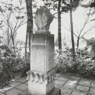 Mahnmal für die Opfer des Faschismus 1944/1945