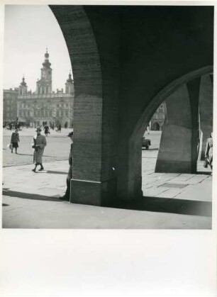 Lauben des Marktplatzes von Budweis mit Blick zum Rathaus, Tschechien, Böhmen und Mähren