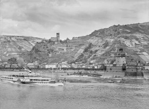 Blick auf Kaub mit Burg Pfalzgrafenstein und Burg Gutenfels