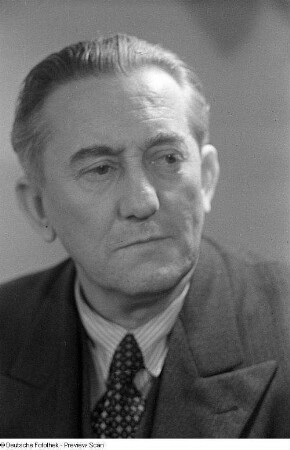 Porträtaufnahmen des SED-Funktionärs Franz Dahlem