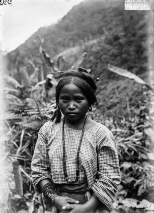 Mädchen (Philippinen-Aufenthalt 1886 -1892)