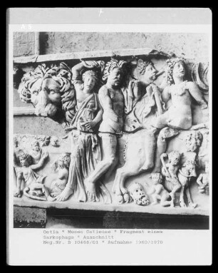 Fragment eines Sarkophags