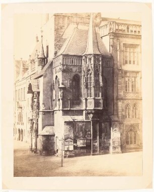 Altstädter Rathaus, Prag: Ansicht gotische Erkerkapelle und astronomische Uhr