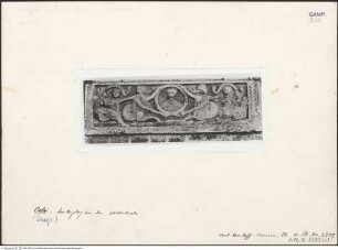 Linkes Portal, Langobardische Sarkophagfront