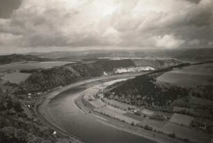 Sächsische Schweiz. Blick vom Königstein ins Elbtal. Links Bärensteine, rechts Bastei