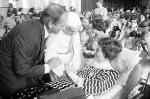 Freiburg: Pädagogische Hochschule; Präsident Hüssler, Mutter Teresa