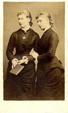 Bildnis von Auguste Victoria (1858-1921), Deutsche Kaiserin und Louise Sophie (1866-1952), von Schleswig-Holstein-Sonderburg-Augustenburg