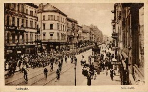 Postkartenalbum mit Motiven von Karlsruhe. "Karlsruhe. Kaiserstraße"