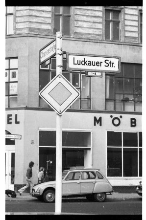 Kleinbildnegativ: Straßenschild, 1976