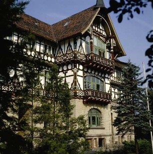 Bad Salzungen. Sanatorium. Straßenseite, Mittelrisalit