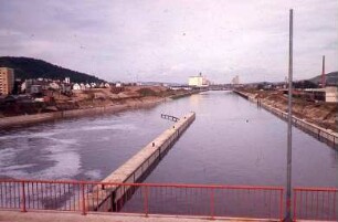 Obertürkheim, Unterwasser, flussabwärts