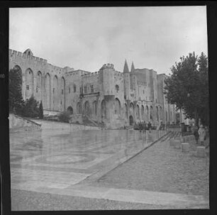 Der Papstpalast in Avignon