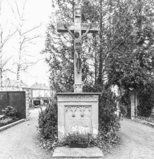 Friedhofskreuz (Friedhofsanlage); Mühlheim, Offenbacher Straße 74