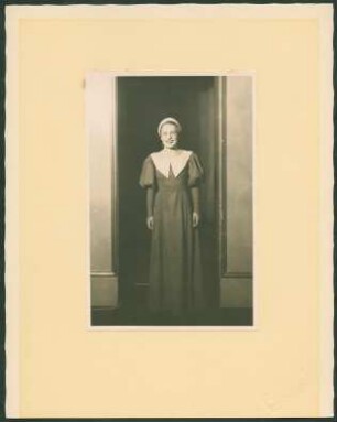 Charlotte Strauch als Bianca : Charlotte Strauch als Bianca in "Der Widerspenstigen Zähmung" von William Shakespeare. Dresden: Schauspielhaus, 22.08.1935