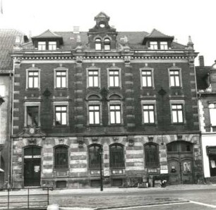 Pegau. Wohn- und Geschäftshaus (um 1890), Kirchplatz 12. Straßenfront