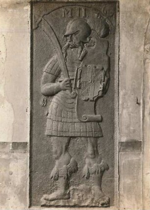 Landsknechtfigur (links des Hauptaufganges) : Glauchau, Schloss Hinterglauchau, Relief eines Landsknechts, Eisenguß, links des Hauptaufganges