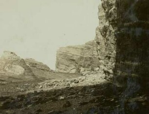 Helgoland, Westküste, links der Sockel des eingestürzten Snepgats