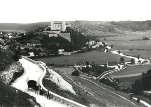 Eichstätt : Eichstätt. Blick über den Altmühl nach Süden gegen die Willibaldsburg
