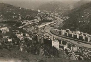 Genua. Blick auf den Camposanto di Staglieno (auch: Cimitero monumentale di Staglieno)