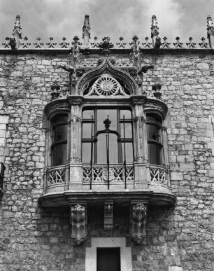 Palacio de los Condestables de Castilla — Erker
