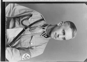 Portrait eines Mannes in SA-Uniform (Oberscharführer)
