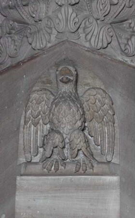 Zwickelrelief mit den Evangelistensymbolen — Adler als Symbol für den Evangelisten Johannes