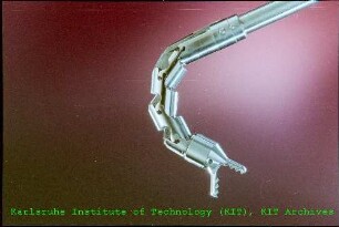 Detail eines steuerbaren Geräts mit Vielgelenkstruktur der Hauptabteilung Ingenieurtechnik (HIT) für die minimalinvasive Chirurgie (MIC)