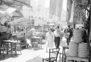 Athen: Odos Athinas mit Marktbuden