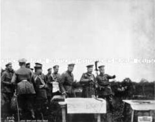 Wilhelm II. besucht den Gefechtsstand der Gruppe Schoeler.