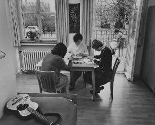 Archivfotografie "menschen_hobby_basteln_24650"