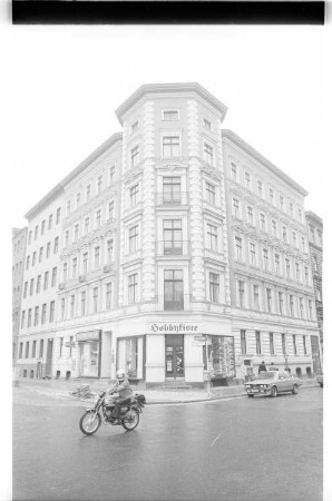 Kleinbildnegativ: Mittenwalder Straße, Ecke Gneisenaustraße, 1979