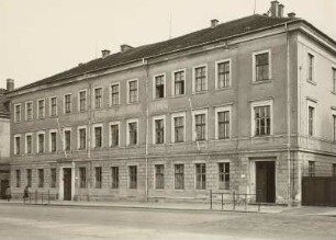Dresden, Neustadt, Wohnhaus in der Glacisstraße