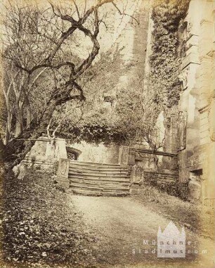 Studien am Heidelberger Schloss: Treppe mit Balkon